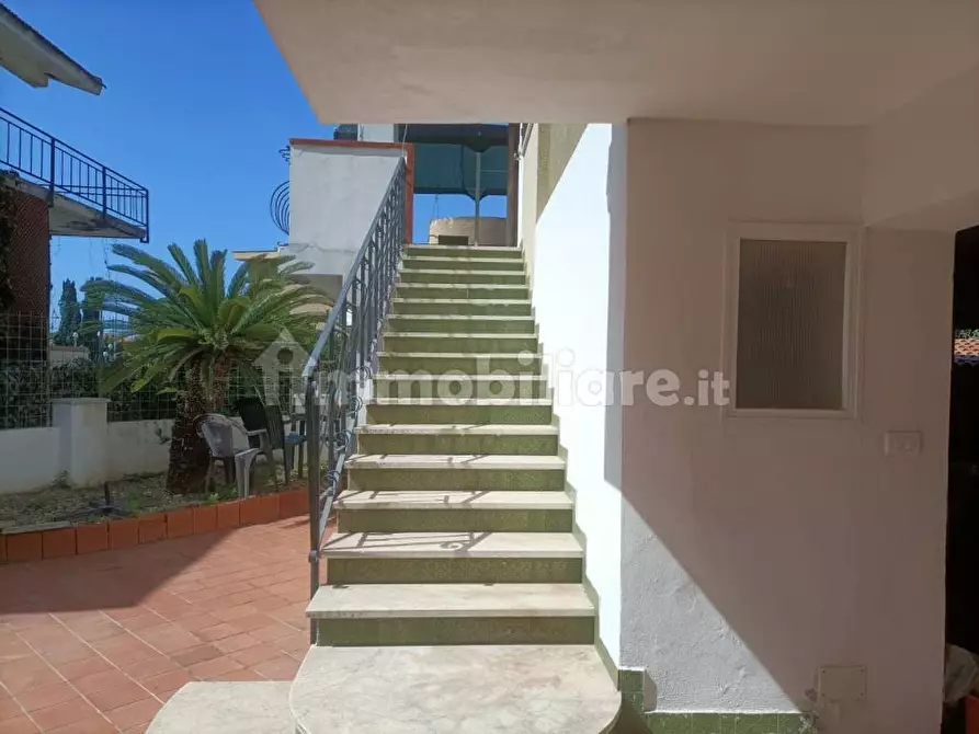 Immagine 4 di Villa in vendita  in Via delle Muse a Siracusa
