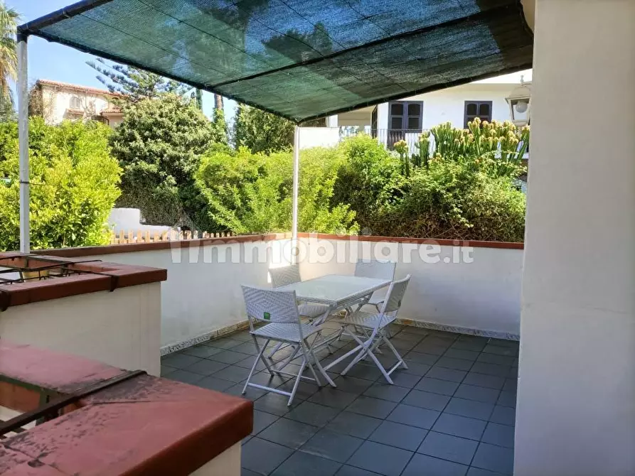 Immagine 5 di Villa in vendita  in Via delle Muse a Siracusa