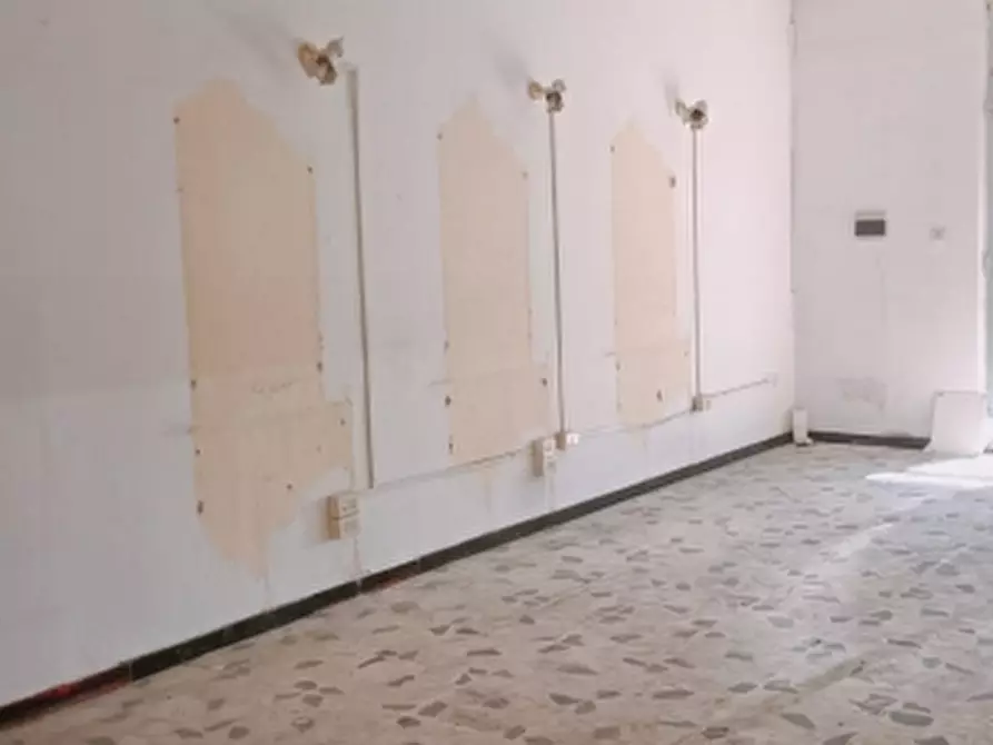 Immagine 4 di Locale commerciale in vendita  in Via Alessandro Specci 75/A a Siracusa