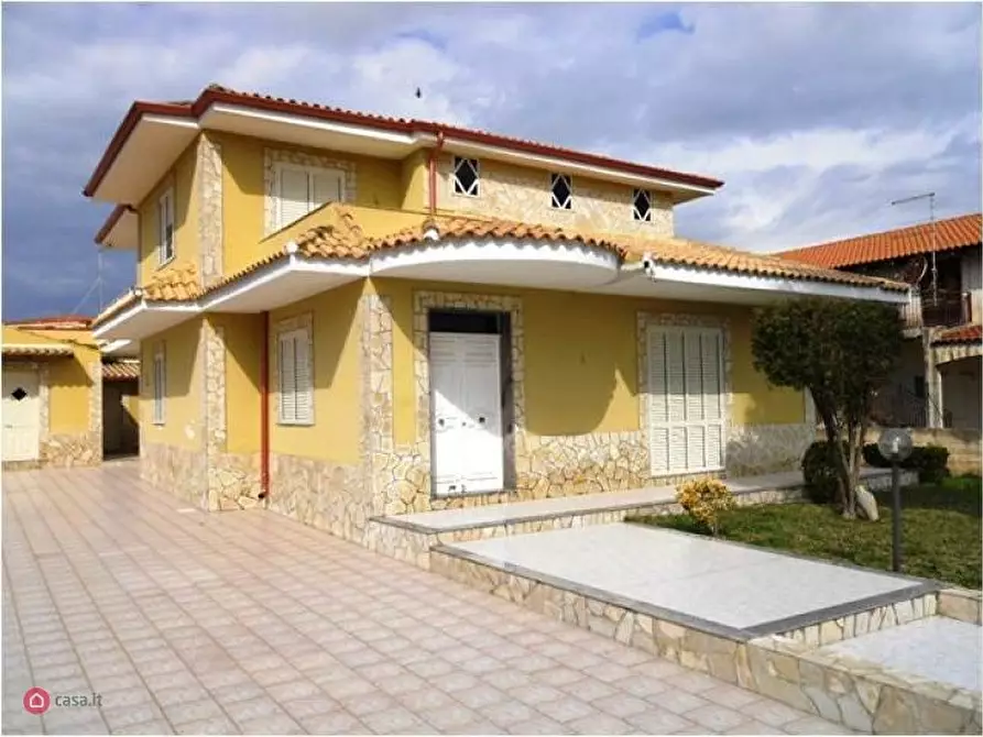 Immagine 1 di Villa in vendita  in Traversa La Pizzuta a Siracusa