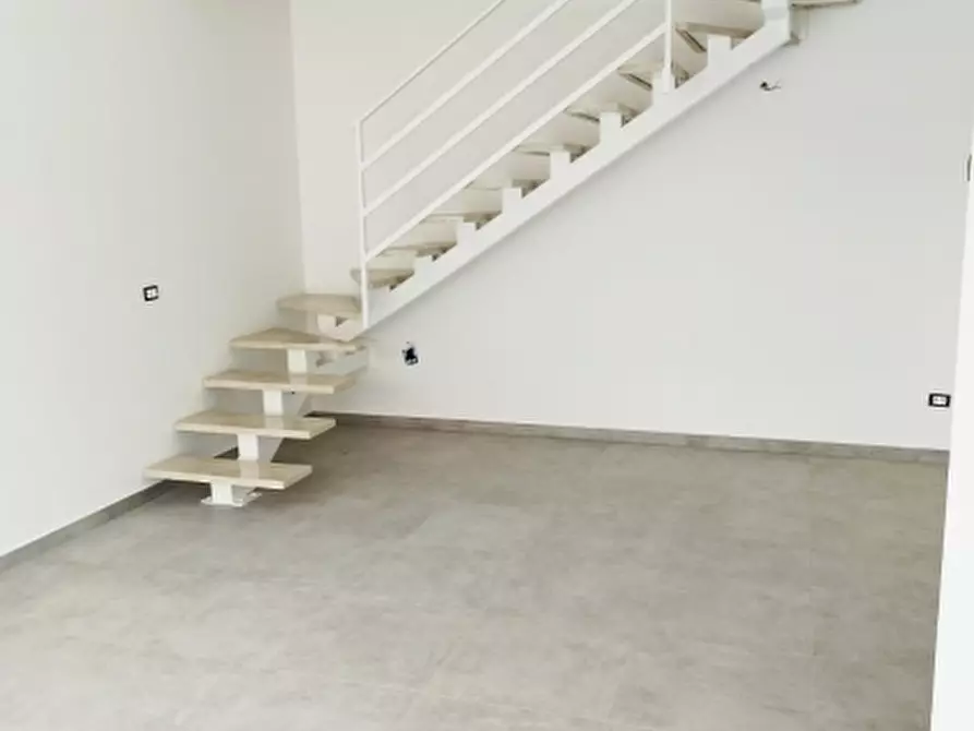 Immagine 3 di Appartamento in vendita  in Via Carlo Max 1 a Floridia