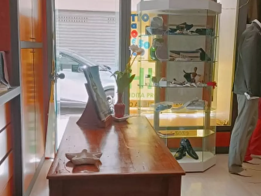 Immagine 7 di Negozio in affitto  in Via Ariosto angolo via Palestro a Floridia