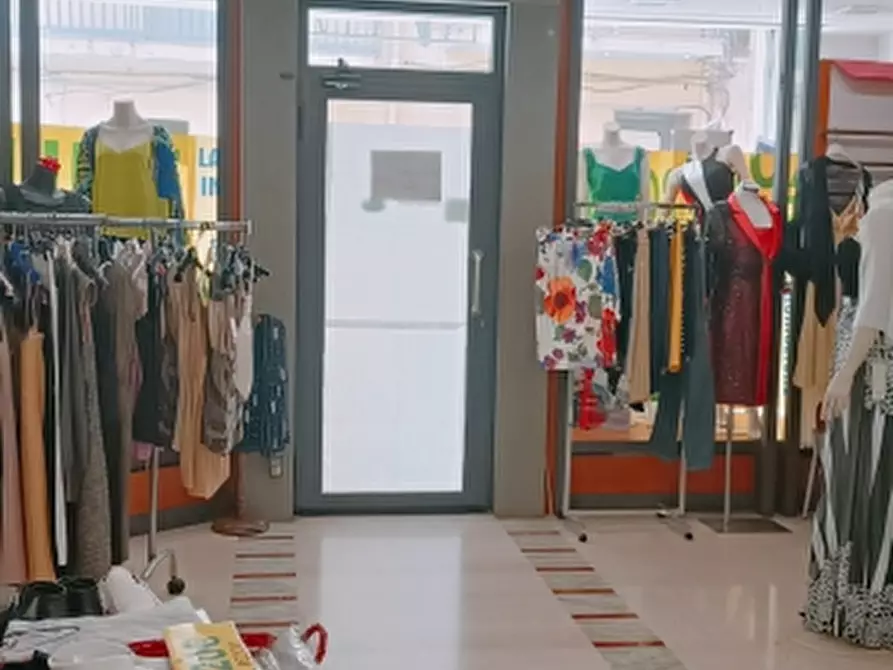 Immagine 1 di Negozio in affitto  in Via Ariosto angolo via Palestro a Floridia