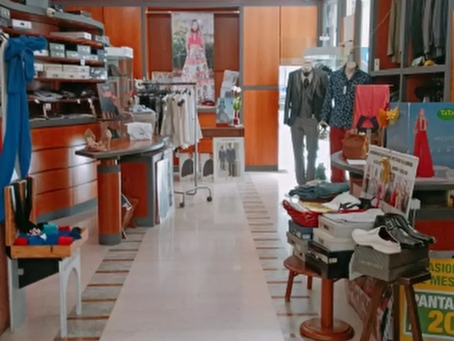 Immagine 2 di Negozio in affitto  in Via Ariosto angolo via Palestro a Floridia