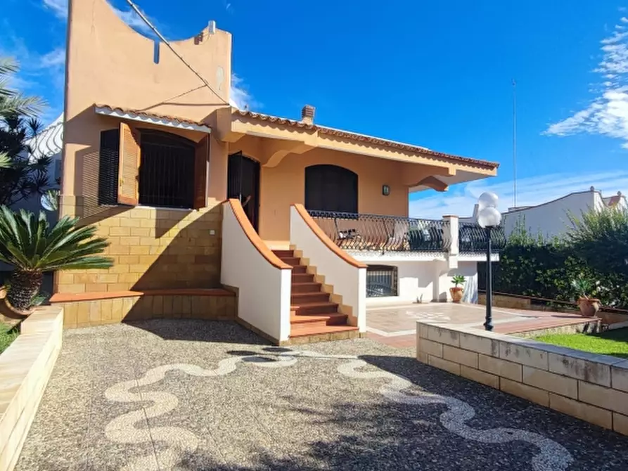 Immagine 1 di Villa in vendita  in Via Castore 23 a Siracusa