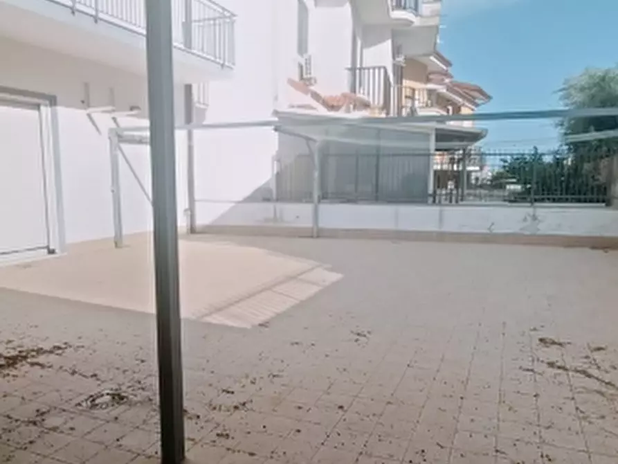 Immagine 15 di Palazzo in vendita  in Via Albani a Floridia