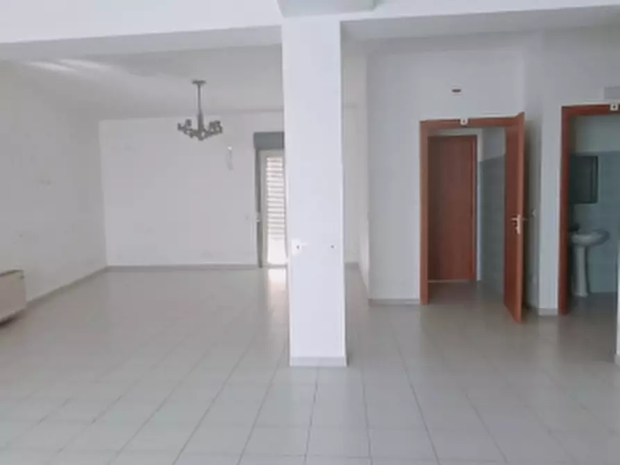 Immagine 18 di Palazzo in vendita  in Via Albani a Floridia