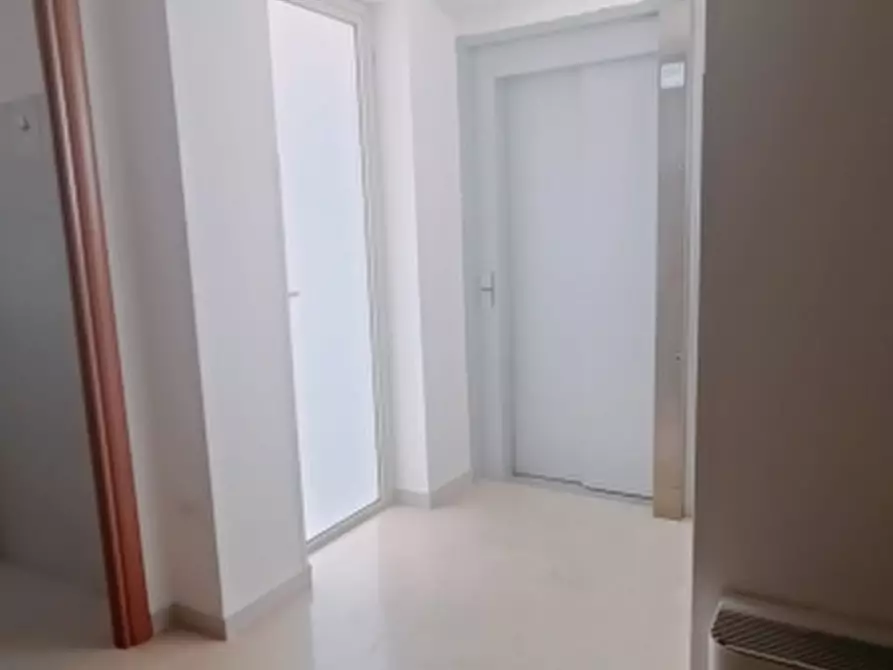 Immagine 33 di Palazzo in vendita  in Via Albani a Floridia