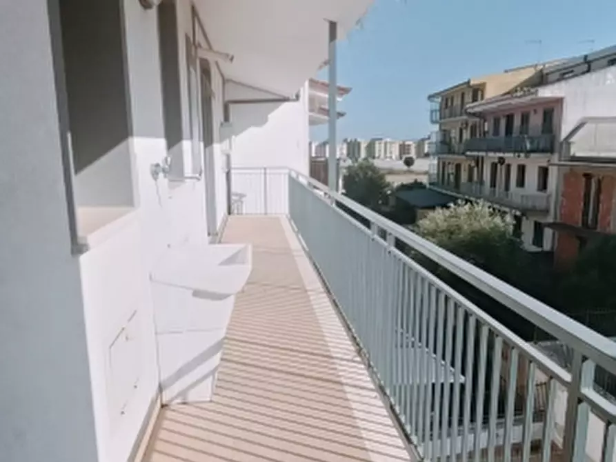 Immagine 35 di Palazzo in vendita  in Via Albani a Floridia