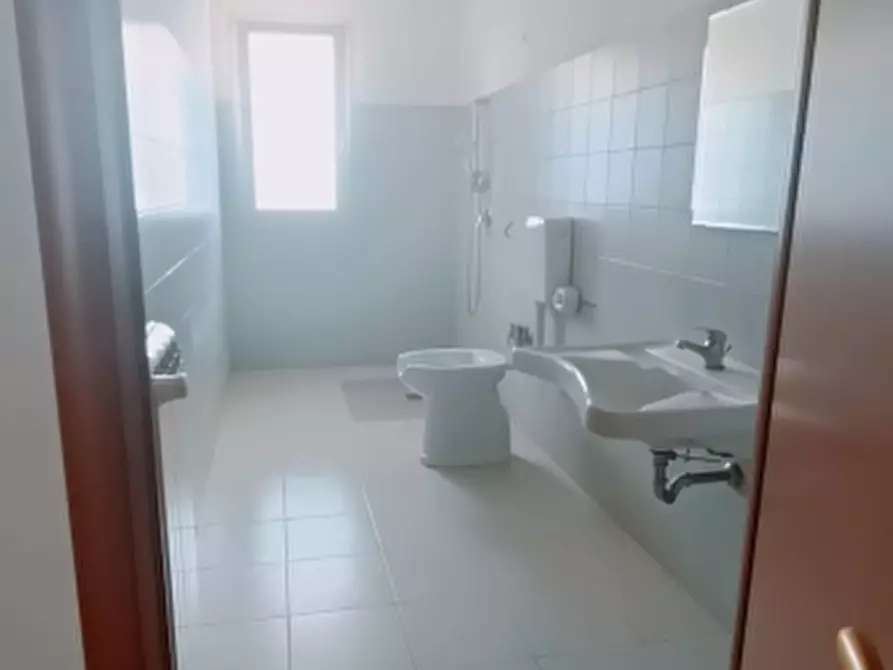 Immagine 36 di Palazzo in vendita  in Via Albani a Floridia