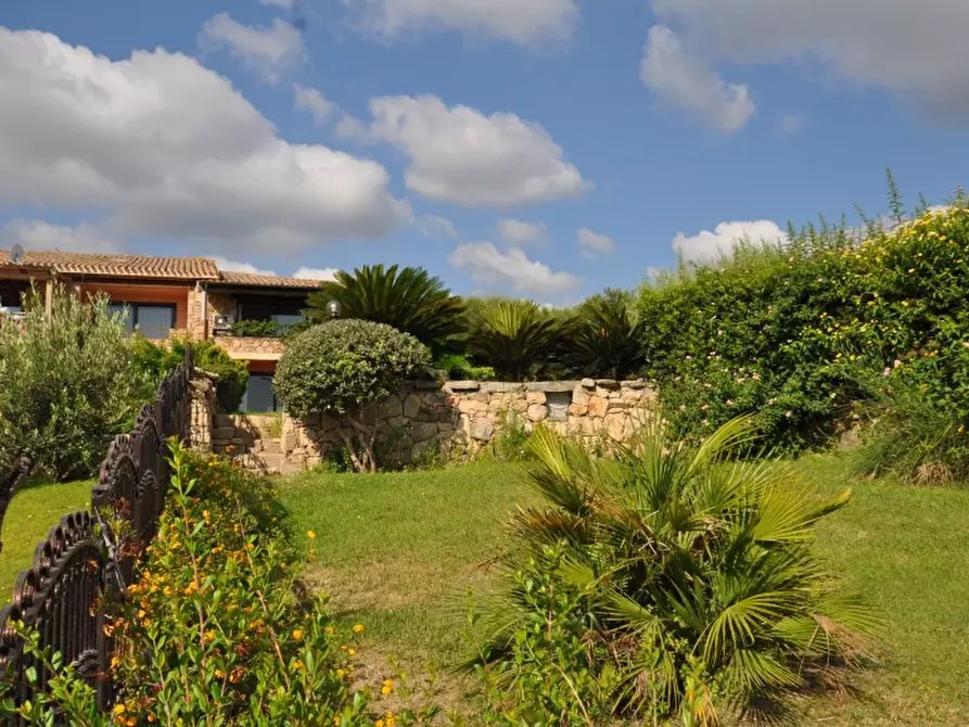 Immagine 8 di Villa in vendita  a Olbia