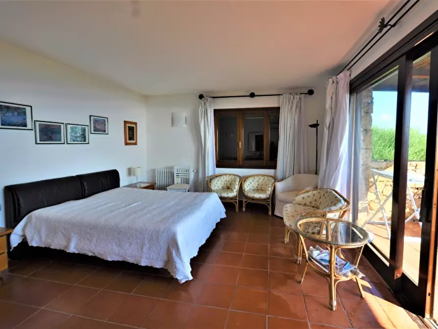 Immagine 10 di Villa in vendita  a Olbia