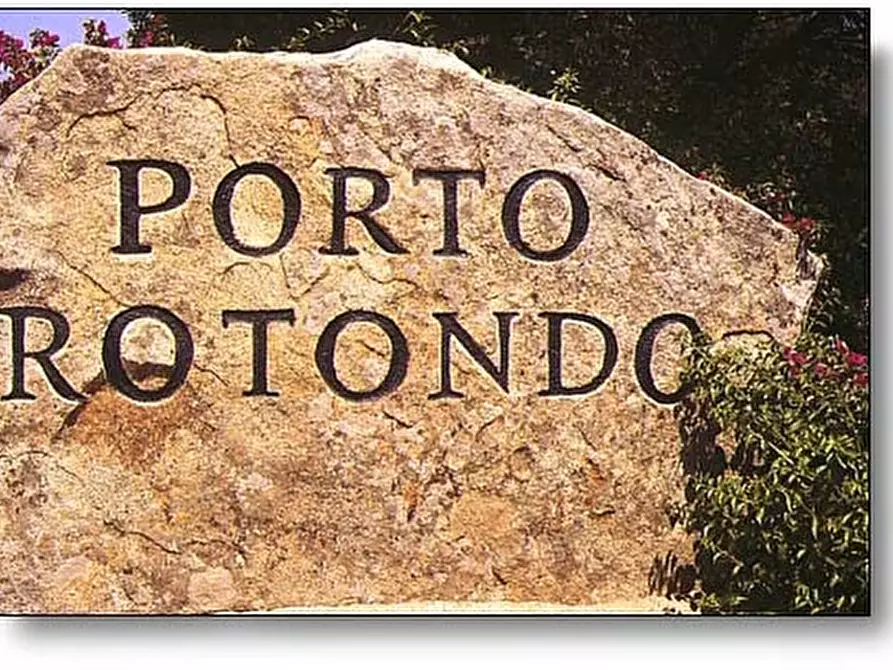 Immagine 40 di Appartamento in vendita  a Olbia