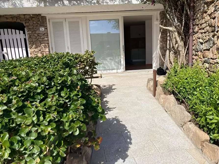 Immagine 30 di Appartamento in vendita  a Olbia