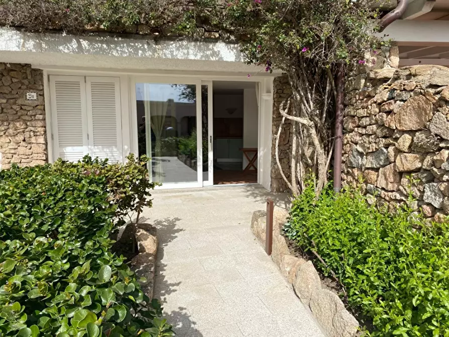 Immagine 3 di Appartamento in vendita  a Olbia