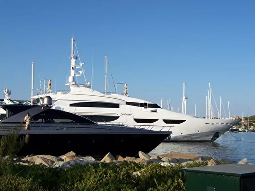 Immagine 13 di Appartamento in vendita  a Olbia