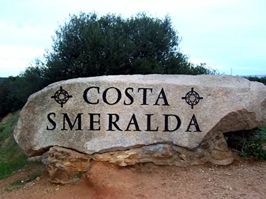 Immagine 15 di Appartamento in vendita  a Olbia