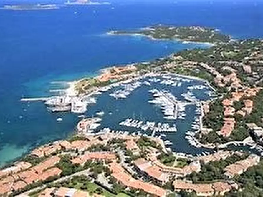 Immagine 19 di Appartamento in vendita  a Olbia