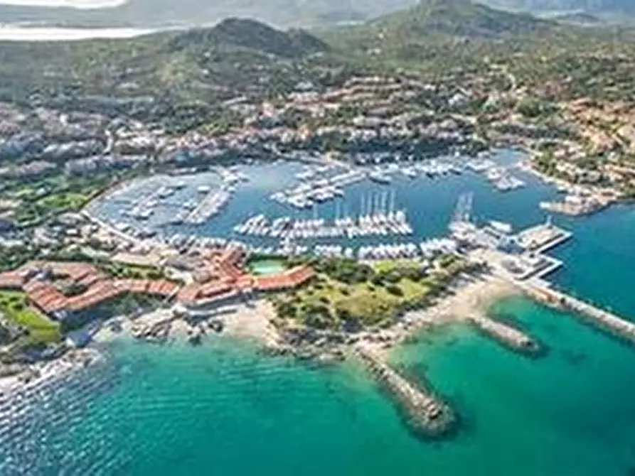 Immagine 20 di Appartamento in vendita  a Olbia