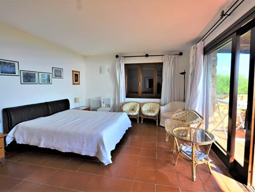 Immagine 40 di Villa in vendita  a Olbia