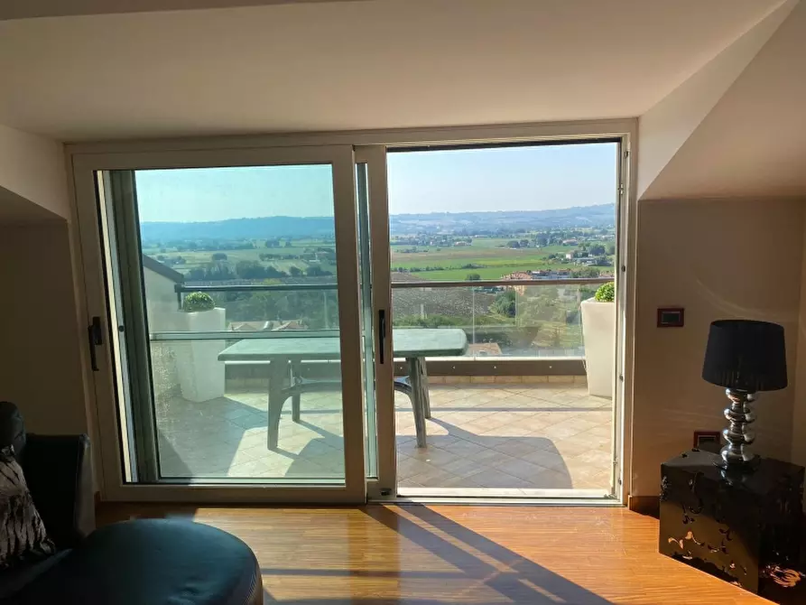 Immagine 27 di Villa in vendita  a Fano