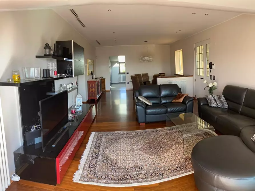 Immagine 29 di Villa in vendita  a Fano