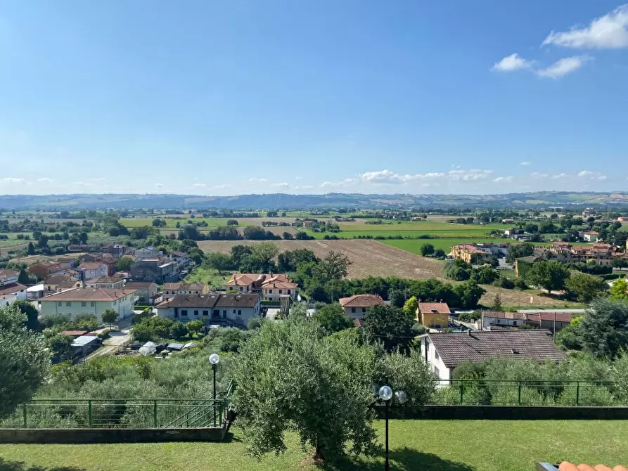 Immagine 34 di Villa in vendita  a Fano