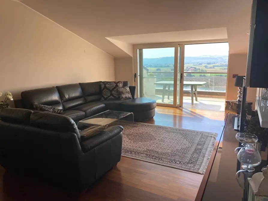 Immagine 37 di Villa in vendita  a Fano