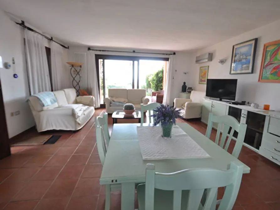 Immagine 11 di Villa in vendita  a Olbia