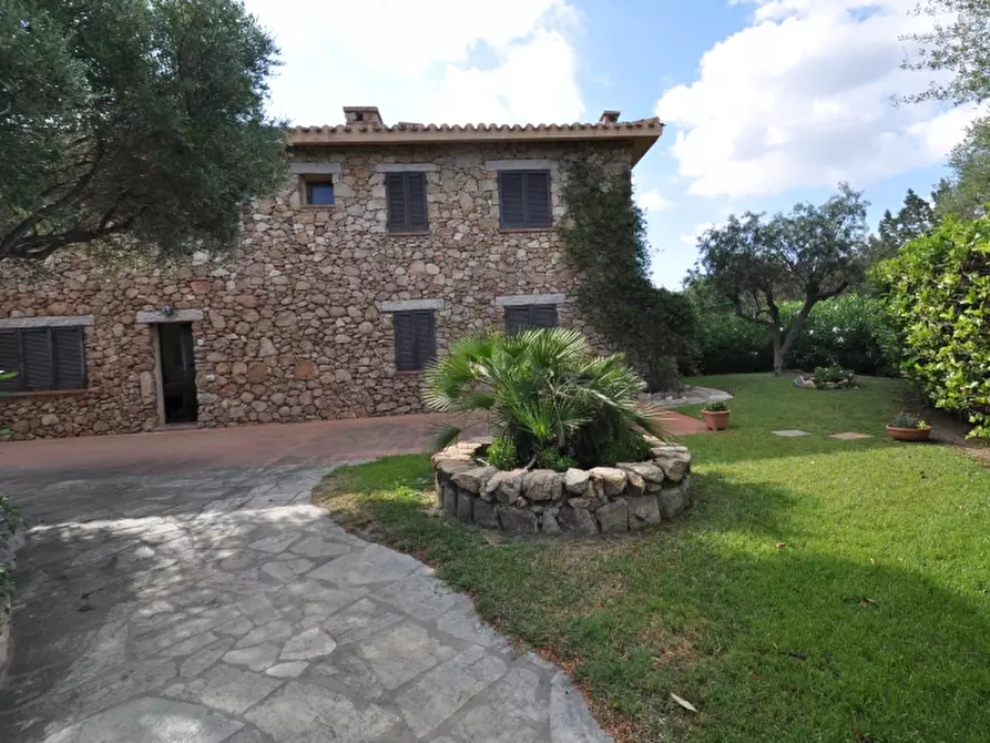 Immagine 14 di Villa in vendita  a Olbia