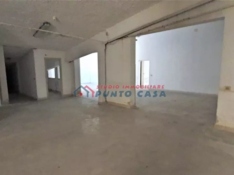 Immagine 12 di Negozio in affitto  in Via Tunisi a Trapani