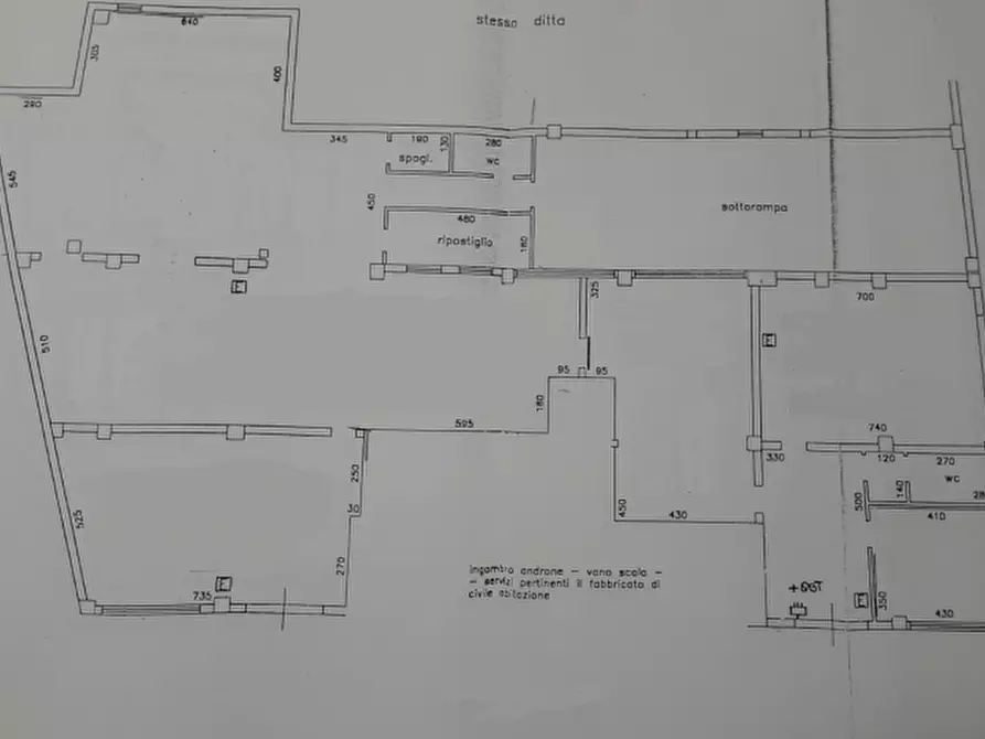 Immagine 13 di Negozio in affitto  in Via Tunisi a Trapani