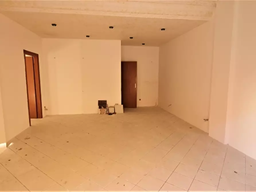 Immagine 3 di Negozio in vendita  in Via Nausica a Paceco
