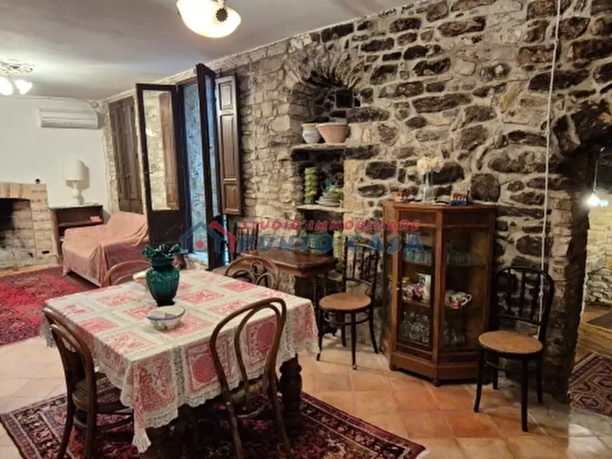 Immagine 1 di Casa indipendente in vendita  a Erice