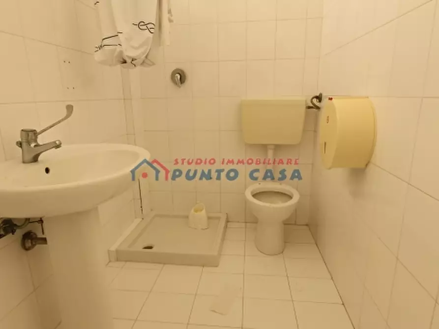 Immagine 14 di Negozio in vendita  a Trapani