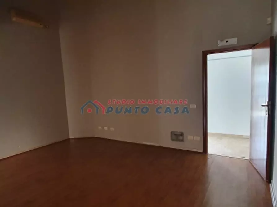 Immagine 16 di Negozio in vendita  a Trapani