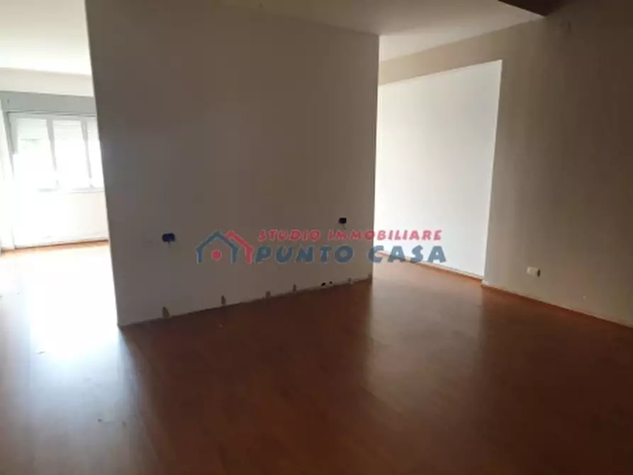 Immagine 17 di Negozio in vendita  a Trapani