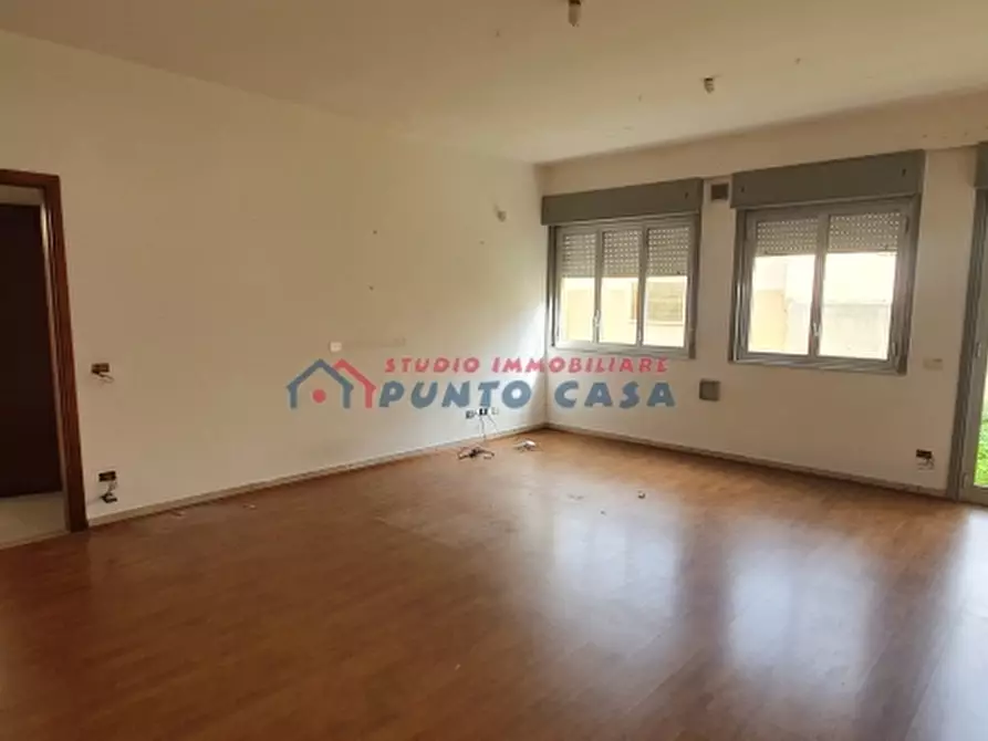 Immagine 20 di Negozio in vendita  a Trapani