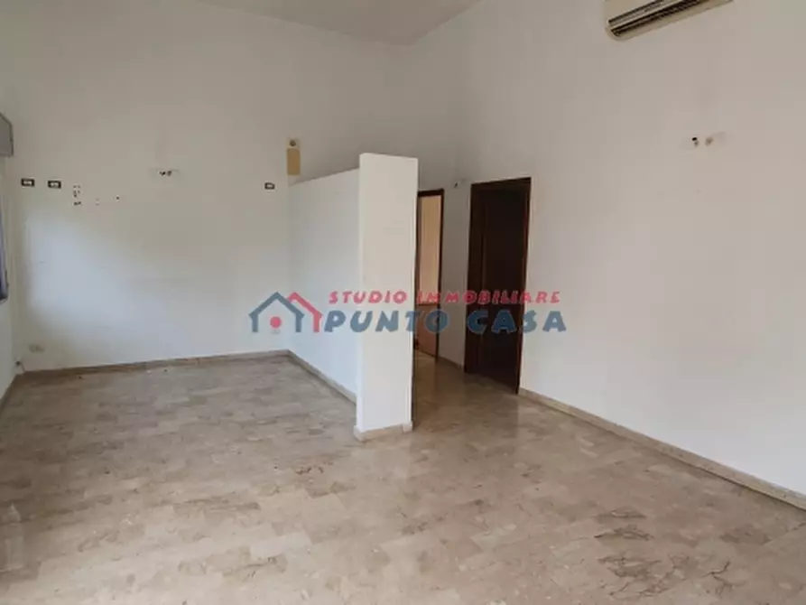 Immagine 6 di Negozio in vendita  a Trapani