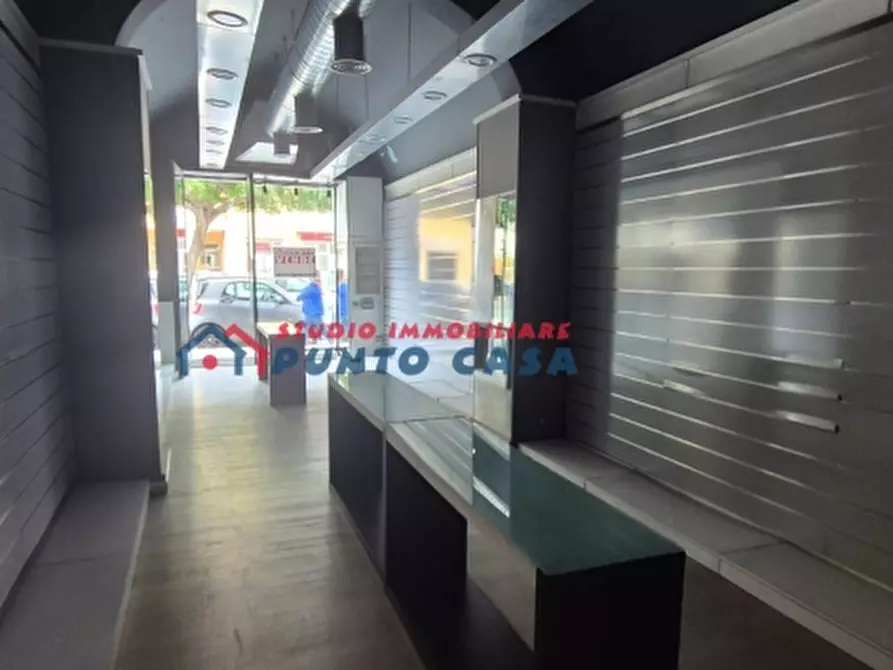 Immagine 12 di Negozio in affitto  a Trapani