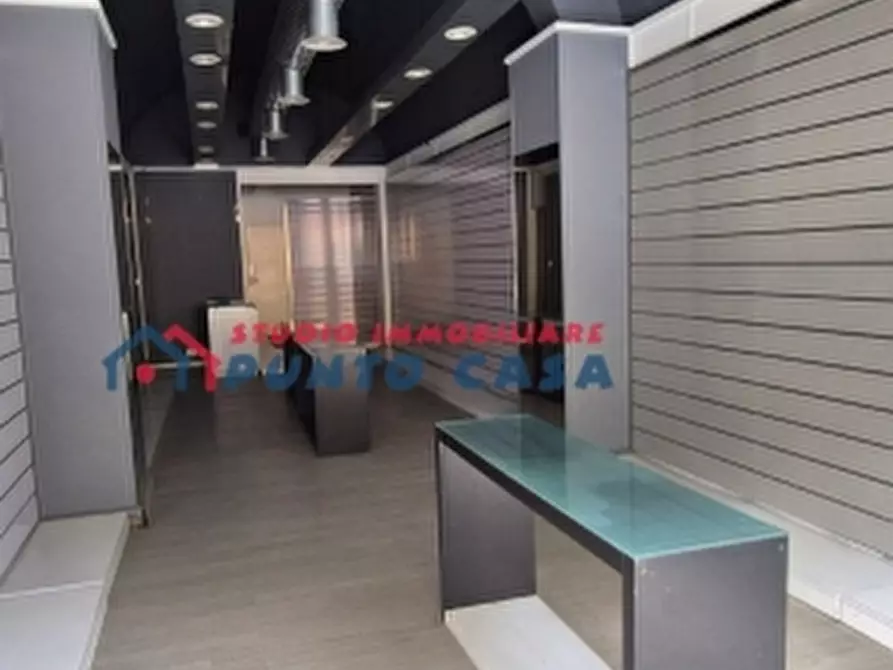 Immagine 4 di Negozio in affitto  a Trapani