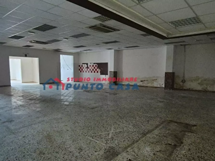 Immagine 1 di Negozio in vendita  a Trapani