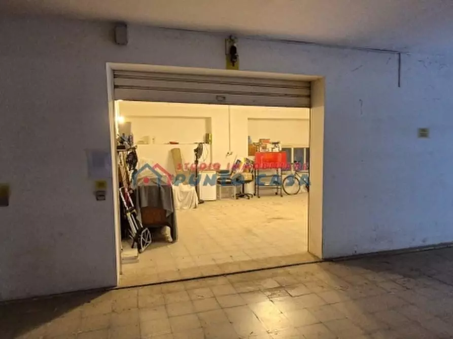 Immagine 1 di Garage in vendita  a Erice