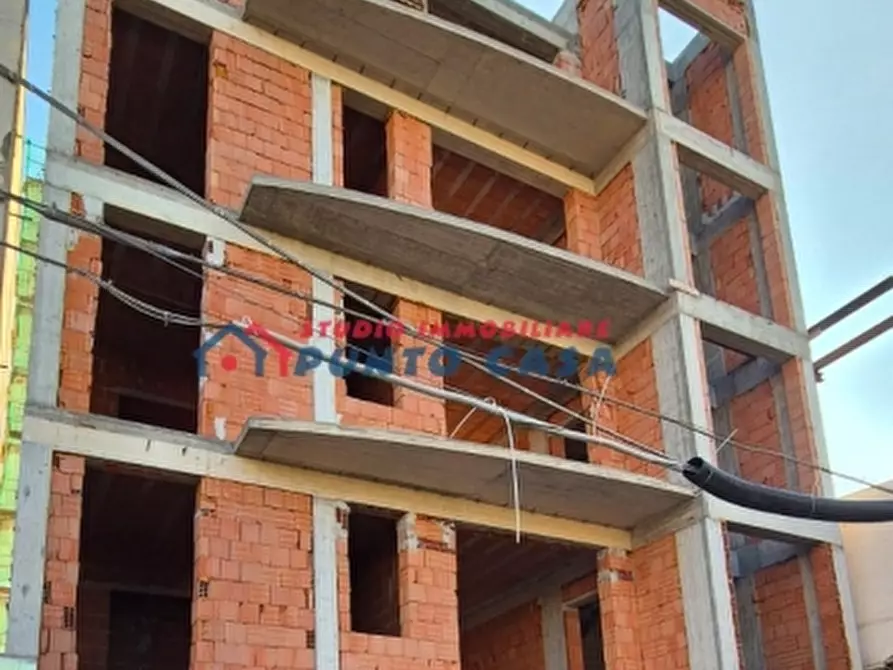 Immagine 18 di Palazzo in vendita  a Erice