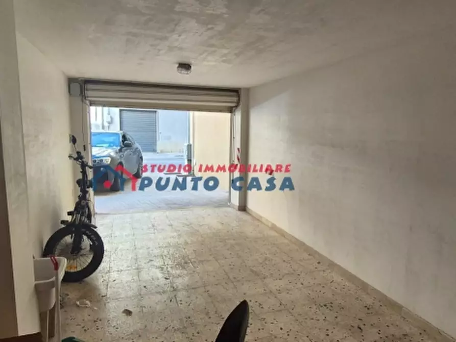 Immagine 2 di Garage in vendita  a Erice