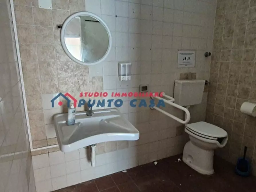 Immagine 9 di Magazzino in vendita  in Via Cesarò a Erice