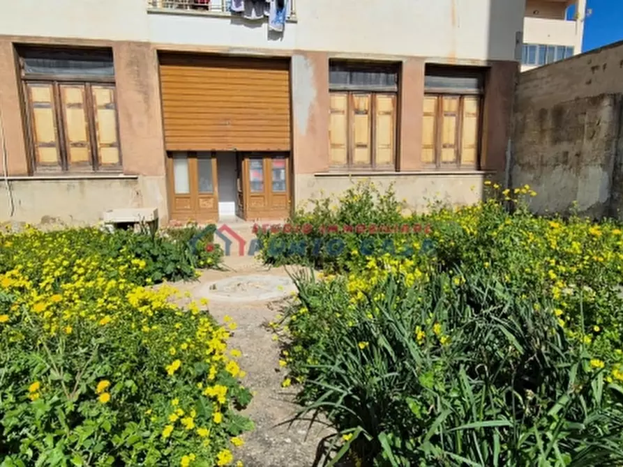 Immagine 2 di Negozio in vendita  a Trapani