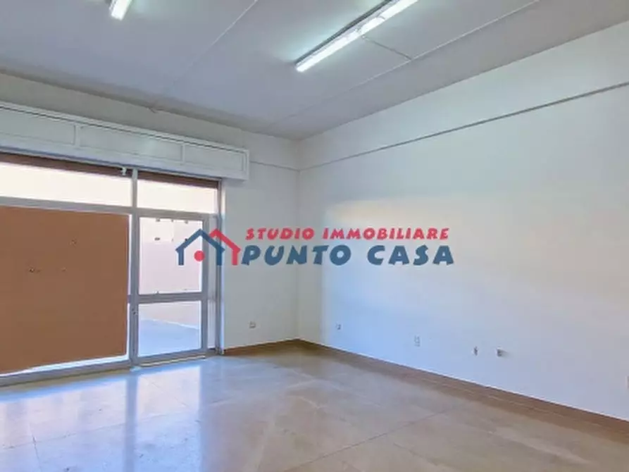 Immagine 10 di Negozio in vendita  a Trapani