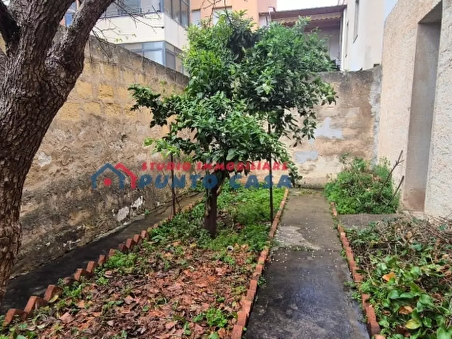 Immagine 13 di Box auto in vendita  a Trapani