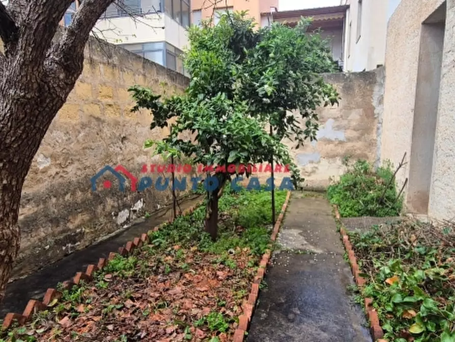 Immagine 4 di Box auto in vendita  a Trapani